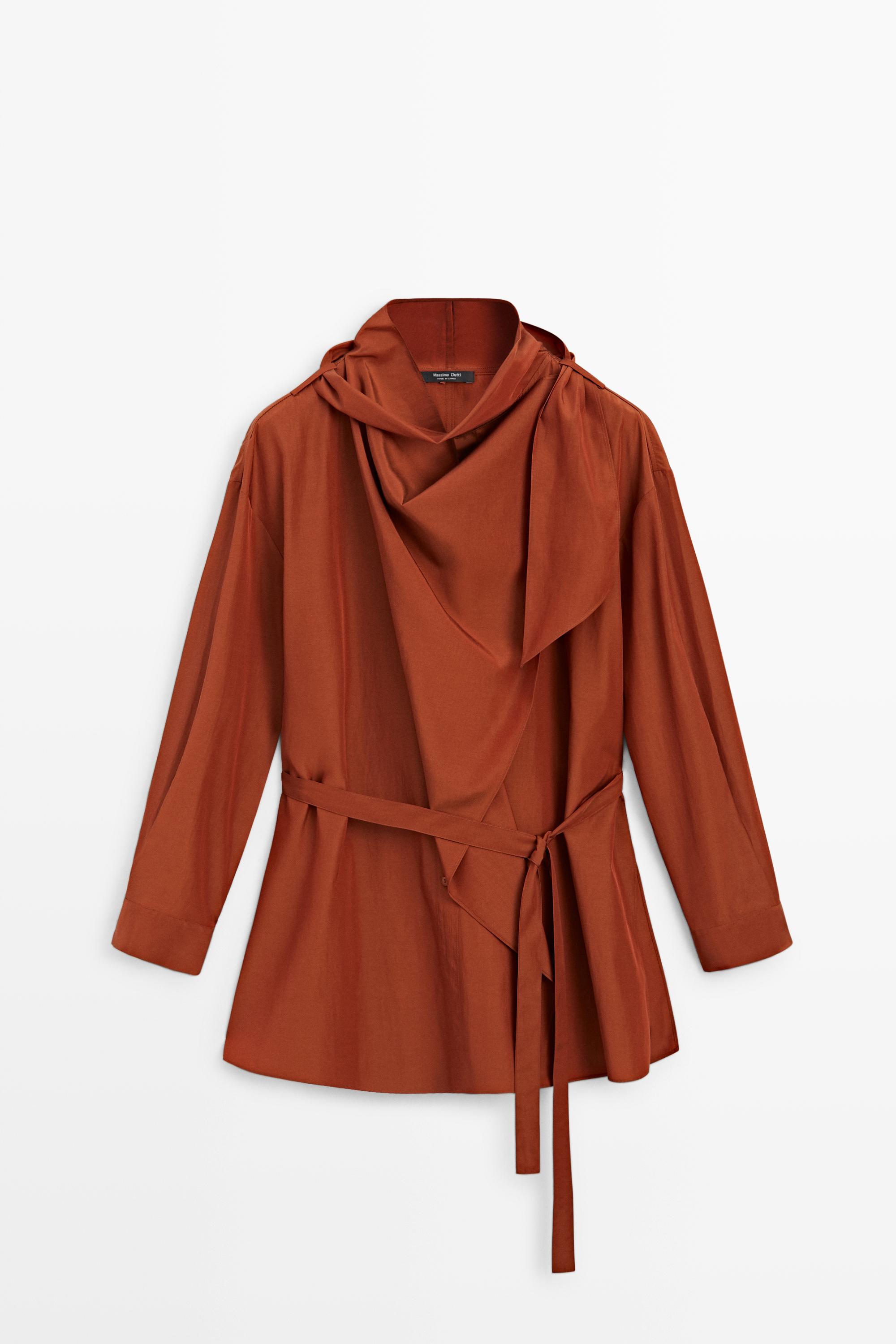 Flowing blouse with tie detail